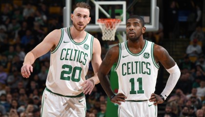体育娱乐平台-离谱！清晨体育圈大乱斗，维拉备战社区盾，NBA季后赛热，切尔西止颓势